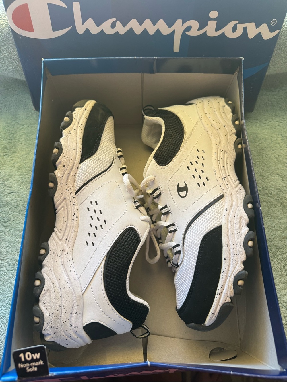 Champion White and Black Low-Top Sneakers size 10 EUC